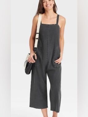 Dark grey linen overalls cropped Universal Thread size S